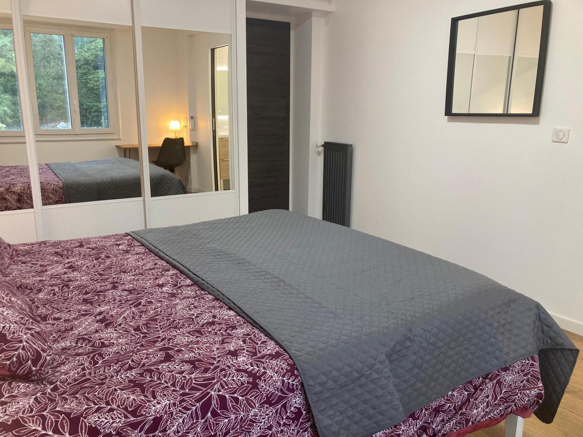 Chambre Parentale , Salle De Bain Privee, Acces Plages & Vue Mer Du Salon Dans Appartement Partage Chez L'Habitant ,, Master Bedroom, Private Bathroom, Beach Access & Sea View Канни Екстер'єр фото